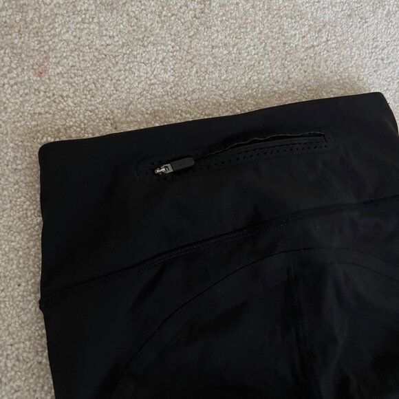 Lululemon Smooth Stride Crop Black Size 2 Stylish Mesh on Side Leggings - Picture 9 of 16